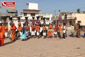 narmada aadiwasi Celebrating Dhutheti traditional tribal way men became ghairiyas