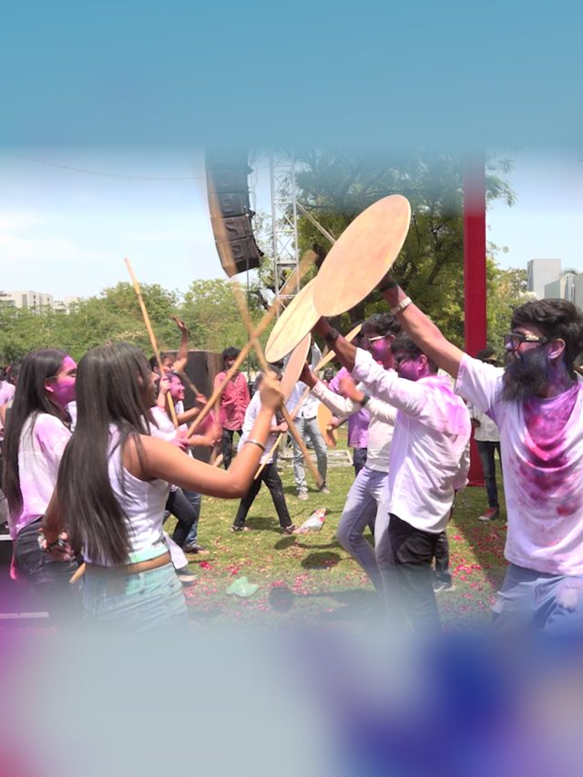 2503 32 lath mar holi couples